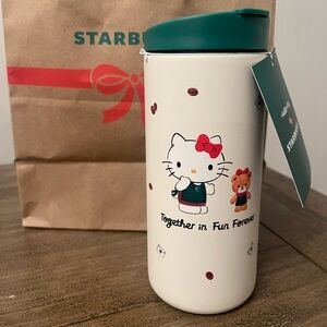 Starbucks x Hello Kitty 12 oz
LimitedEdition Tumbler